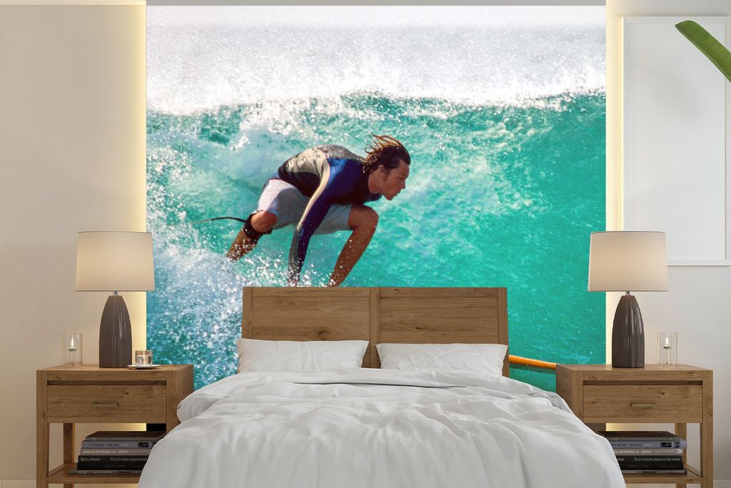 MuchoWow Fototapete für Wohnzimmer oder Schlafzimmer Wandtapete Vinyl Motivtapete Surfen auf den Wellen - 220x220 cm - Tapeten
