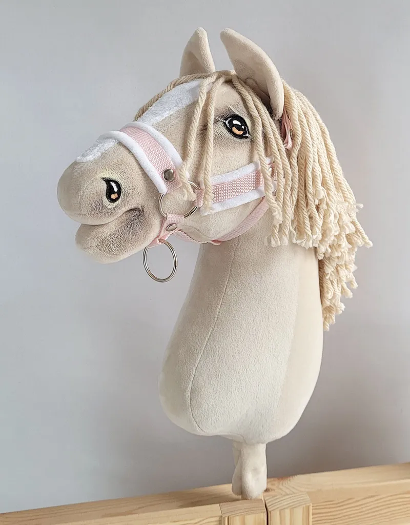 Cheval bâton de Hobby Horsing A3 blanc et rose pour le dressage