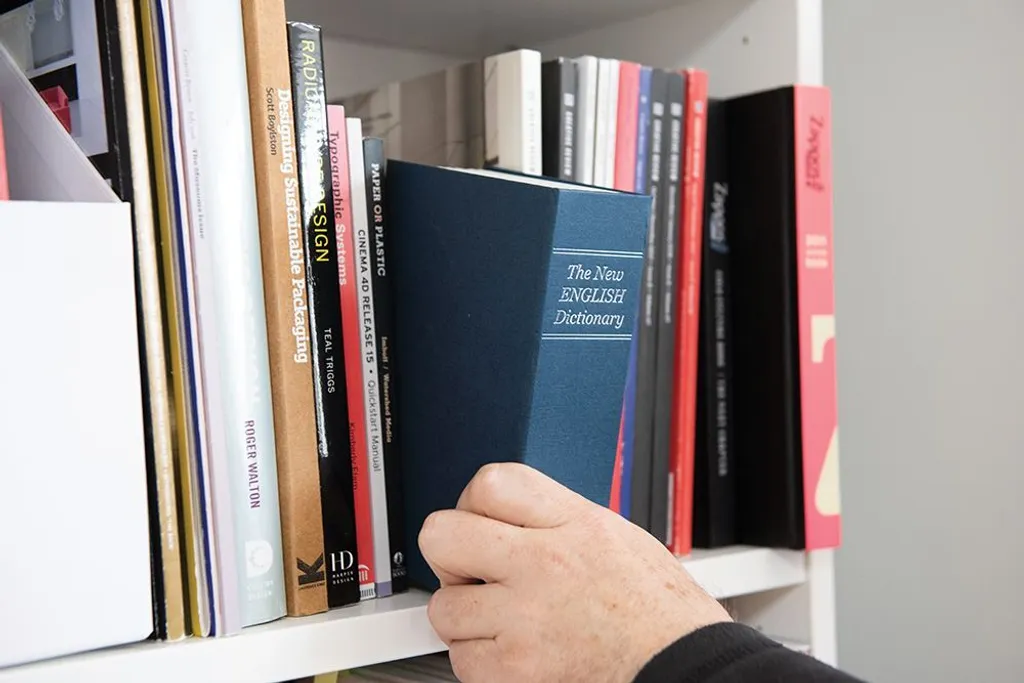 Cachette dictionnaire coffre-fort secret avec verrouillage à code noir - 7