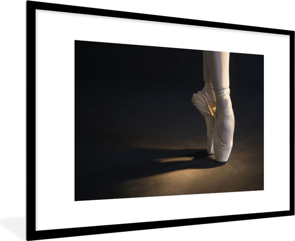 MuchoWow Gerahmtes Poster Nahaufnahme Ballettschuhe 90x60 cm - Poster mit Schwarzem Bilderrahmen Wandposter Rahmen Foto Bilder - Wanddekoration -...