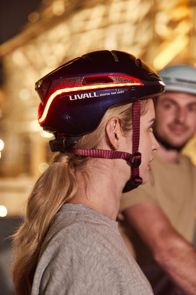 Livall EVO21 Casque de vélo E-Bike Feu de stop Feu arrière Image du produit 
