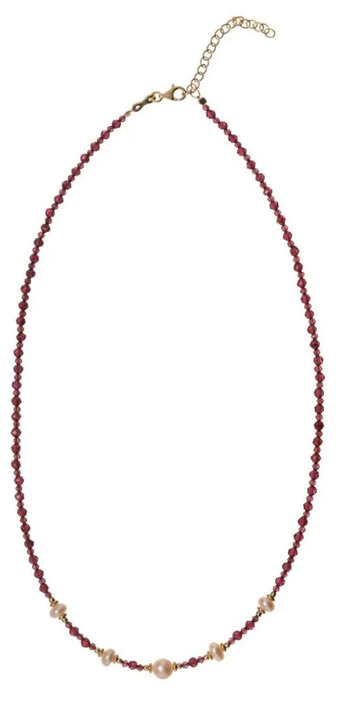 Collier grenat rouge intense et perles de culture : éclat et brillance