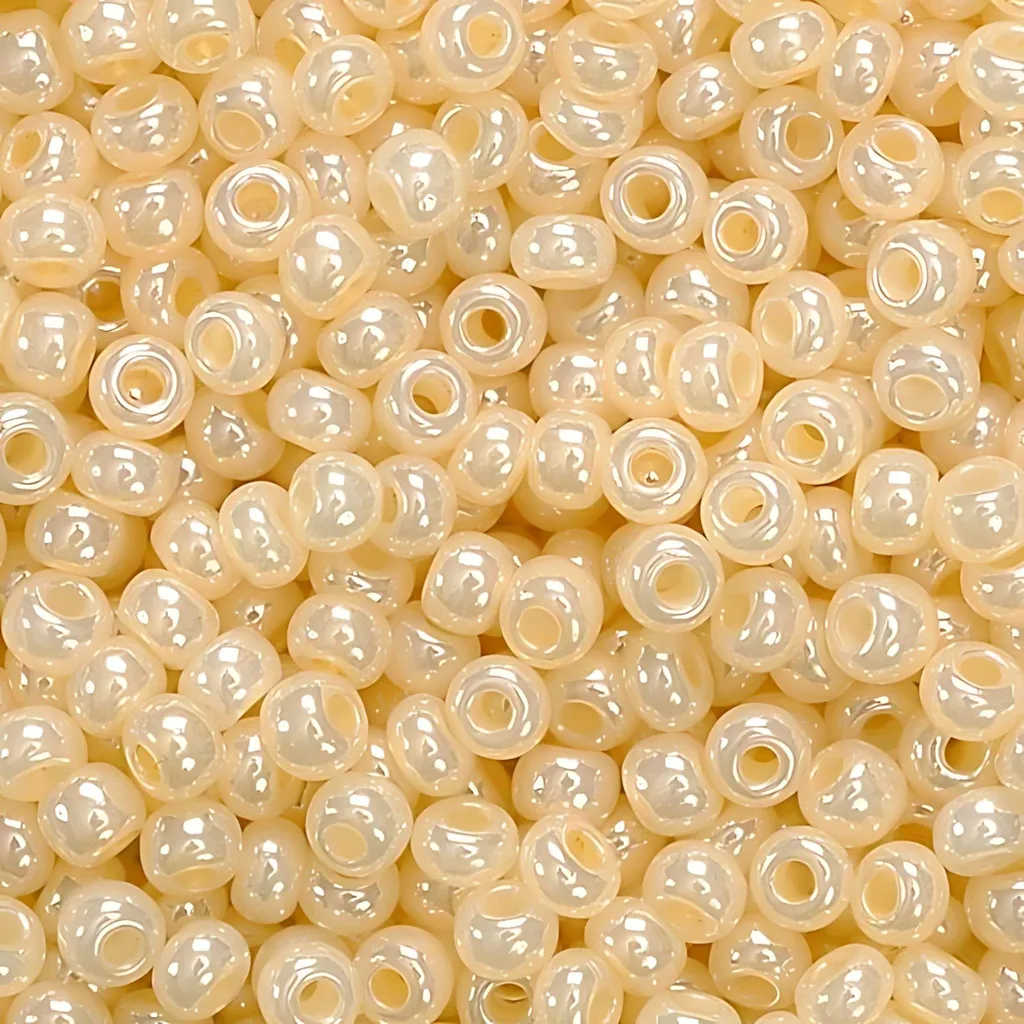 Rocailles de Bohème 2,5 mm beige : perles en verre haute régularité