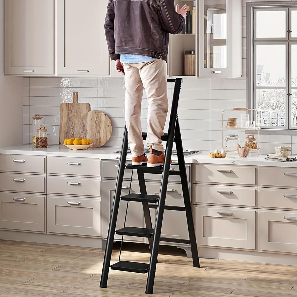 Klapptritt Eisen mit Breiterer Trittfläche 4-Stufen Trittleiter Stehleiter Multifunktionsleiter Klappleiter Ergonomischem Design und rutschfesten ...