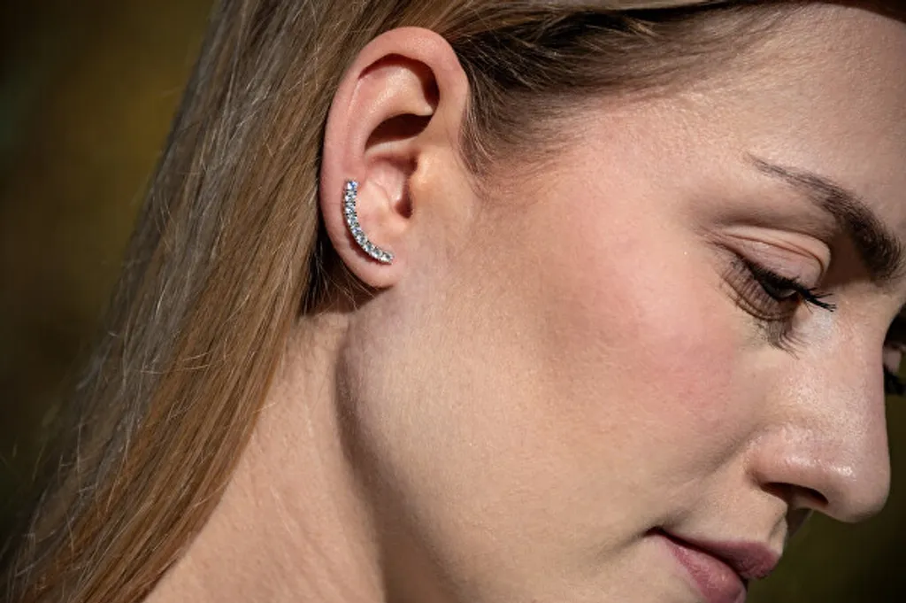 Boucles d'oreilles allongées argentées légères AGT-E083VW sans gêne - 2