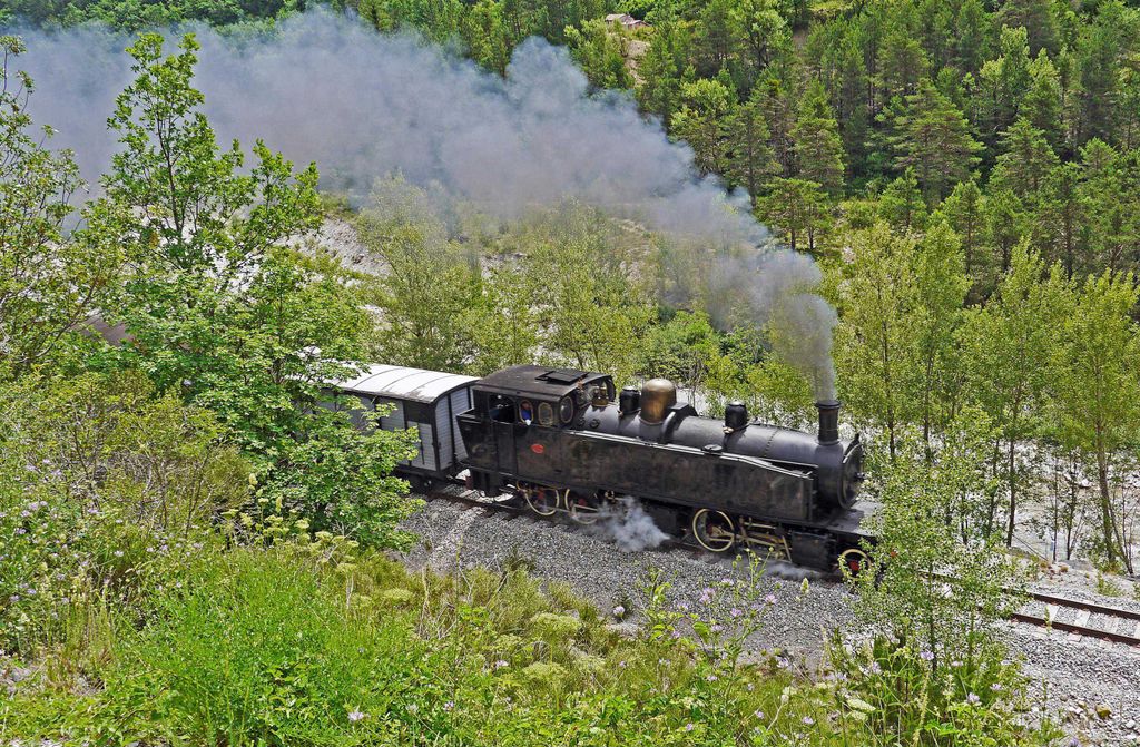 hansepuzzle 25247 - Lokomotive Puzzle, 500 Teile, Fortbewegung, 46,0 x 30,0cm mit hochwertiger Aufbewahrung, Kartonbox & Beutel