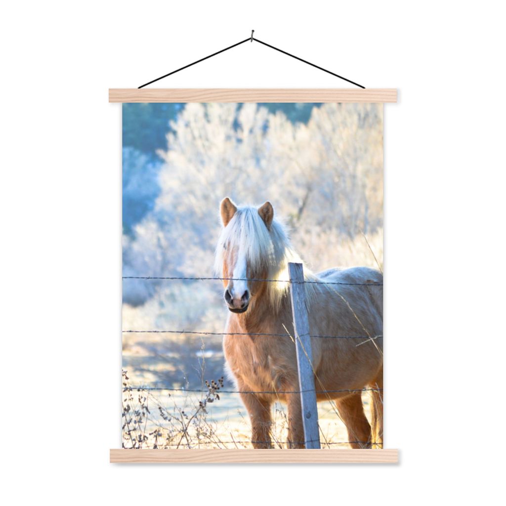 MuchoWow Textilposter Pferd - Winter - Schnee 120x160 cm mit holzfarbenen Rahmen - Plakatkarton