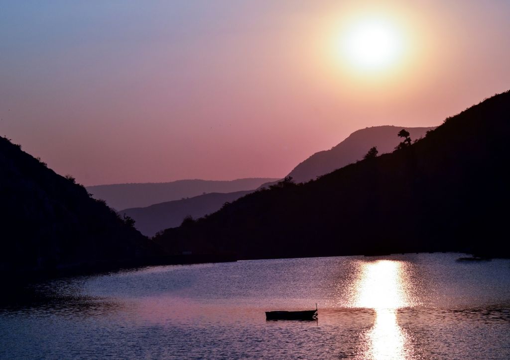 hansepuzzle 61597 - Sonnenuntergang Puzzle, 260 Teile, Hintergründe, 41,0 x 28,0cm mit hochwertiger Aufbewahrung, Kartonbox & Beutel