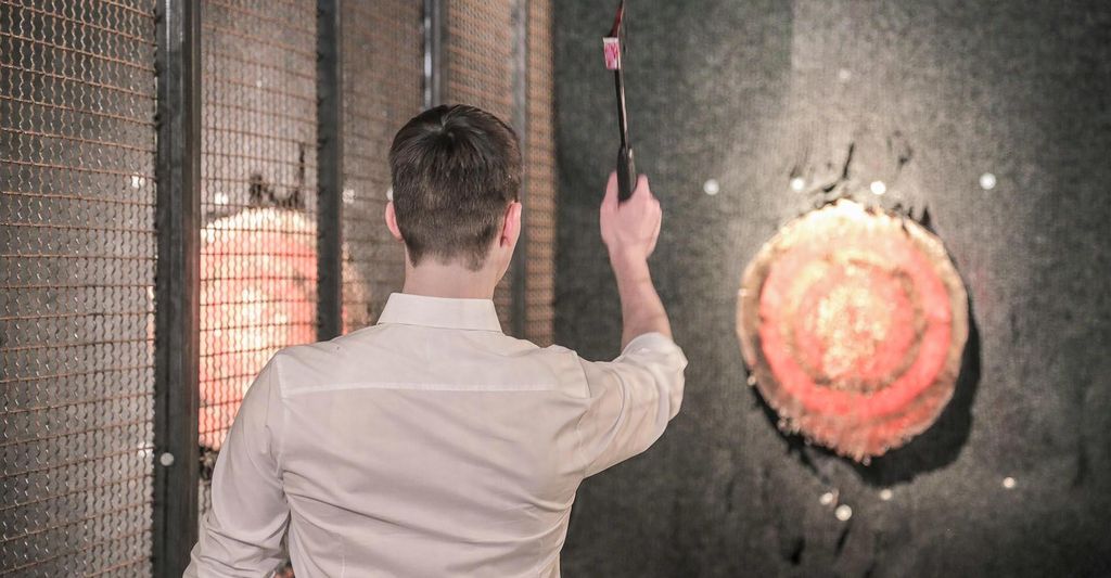 mydays Indoor Axtwerfen Würzburg für 2 (2 Stunden); Erlebnis verschenken oder selbst erleben; Gutschein für 2 Person(en)