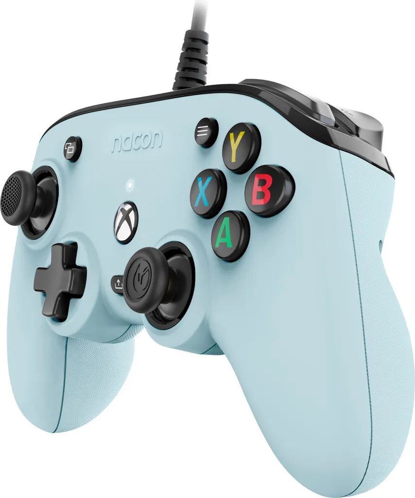 Manette compacte NACON Xbox PRO avec ergonomie optimisée et câble blindé