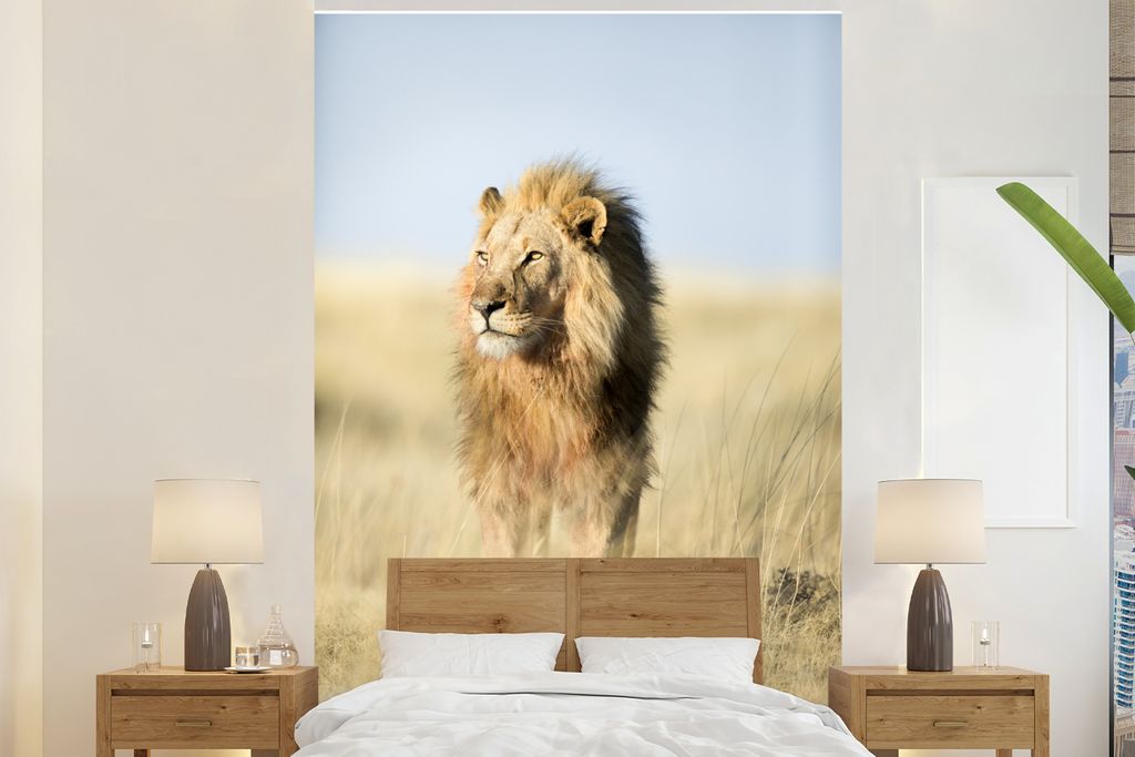 MuchoWow Fototapete für Wohnzimmer oder Schlafzimmer Wandtapete Vinyl Motivtapete Nahaufnahme laufender Löwe - 200x300 cm - Wanddekorationen