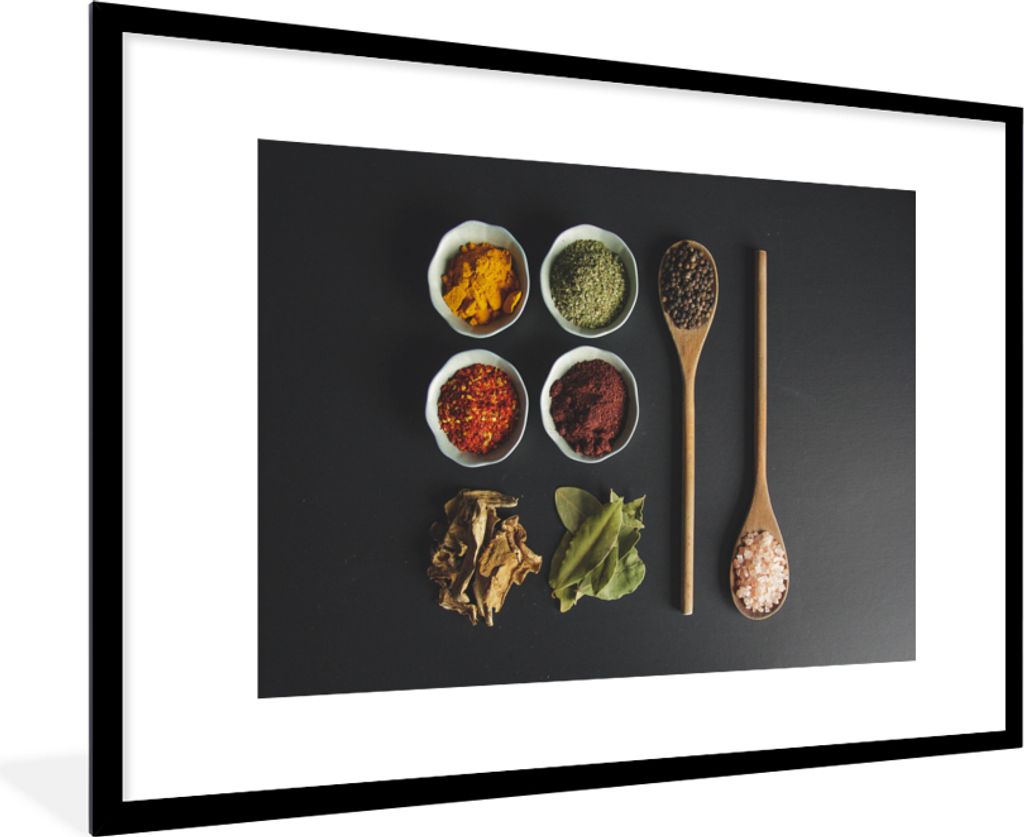MuchoWow MuchoWow Gerahmtes Poster Schöpfkelle - Gewürze - Kräuter - Grün - Braun - Rustikal 90x60 cm - Poster mit zchwarzem Bilderrahmen -...