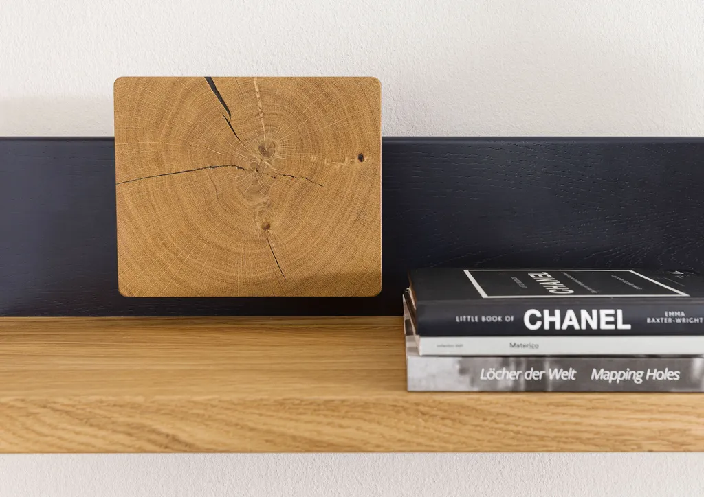 Étagère murale robuste chêne sauvage : solution rangement bois massif