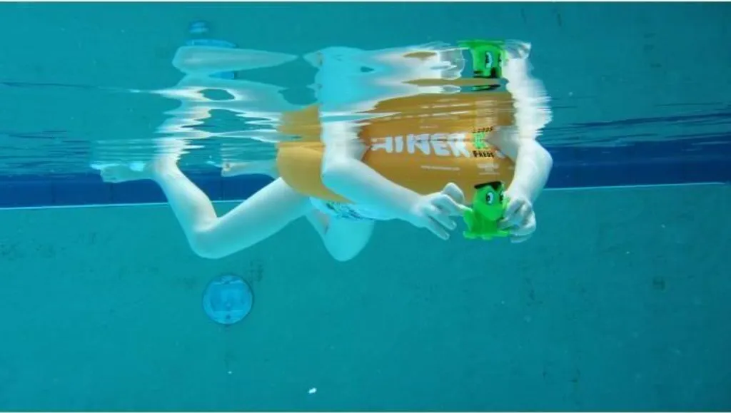 Apprendre à Nager en Position Horizontale avec Swimtrainer Orange 2-6 Ans