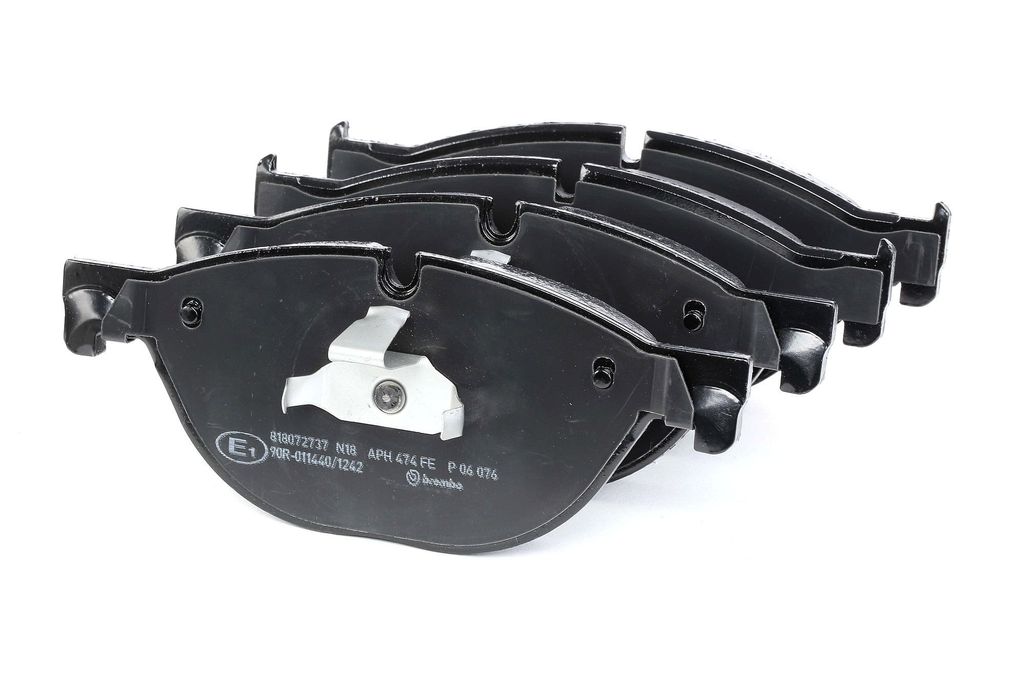 BREMBO Bremsbeläge Satz Vorne für BMW 5 Touring (F11) P 06 076