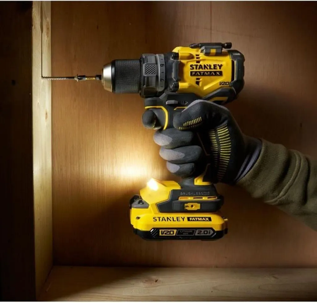 Perceuse STANLEY 18V pour travaux de rénovation maison SFMCD725D2K - 4