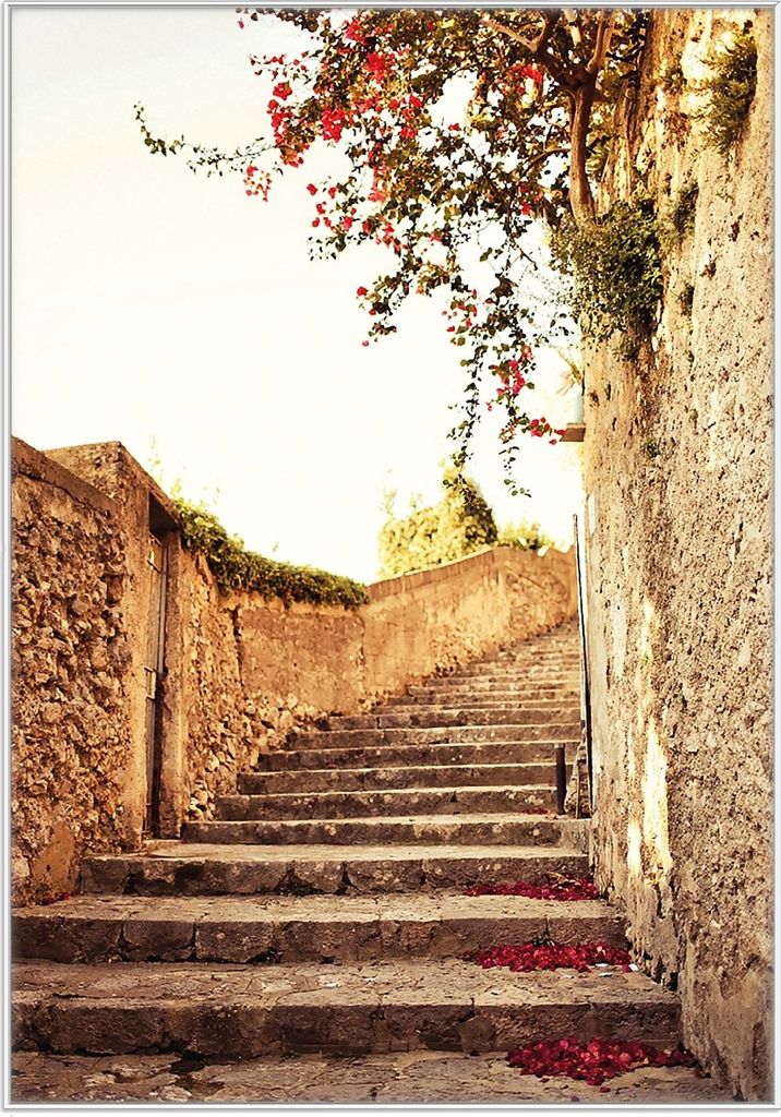 Wallario Wandbild Steinerne Treppe in Italien, Größe: 70,30 x 100,30 cm, Poster mit weißem Kunststoffrahmen