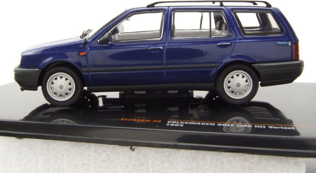 Ixo Models CLC566 VW Golf 3 Variant Kombi Pink Floyd 1994 Produktbild 4