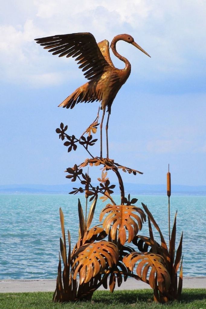 Casa Padrino Luxus Stahl Garten Skulptur Reiher auf Ast Produktbild 