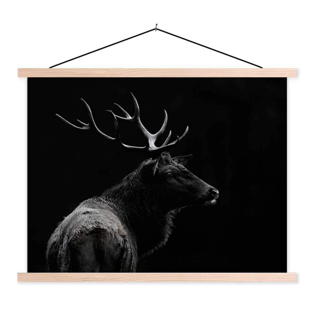 MuchoWow Textilposter Hirsch - Schwarz - Porträt - Geweih - Tiere 40x30 cm mit holzfarbenen Rahmen - Bilder