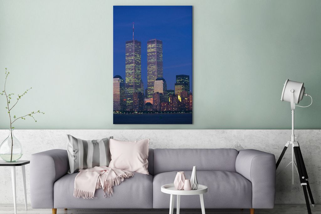 MuchoWow - Leinwandbilder - Das World Trade Center inmitten der Stadtlandschaft von New York am Abend, Wandbild, Wanddeko Bilder Wohnzimmer, 80x1...