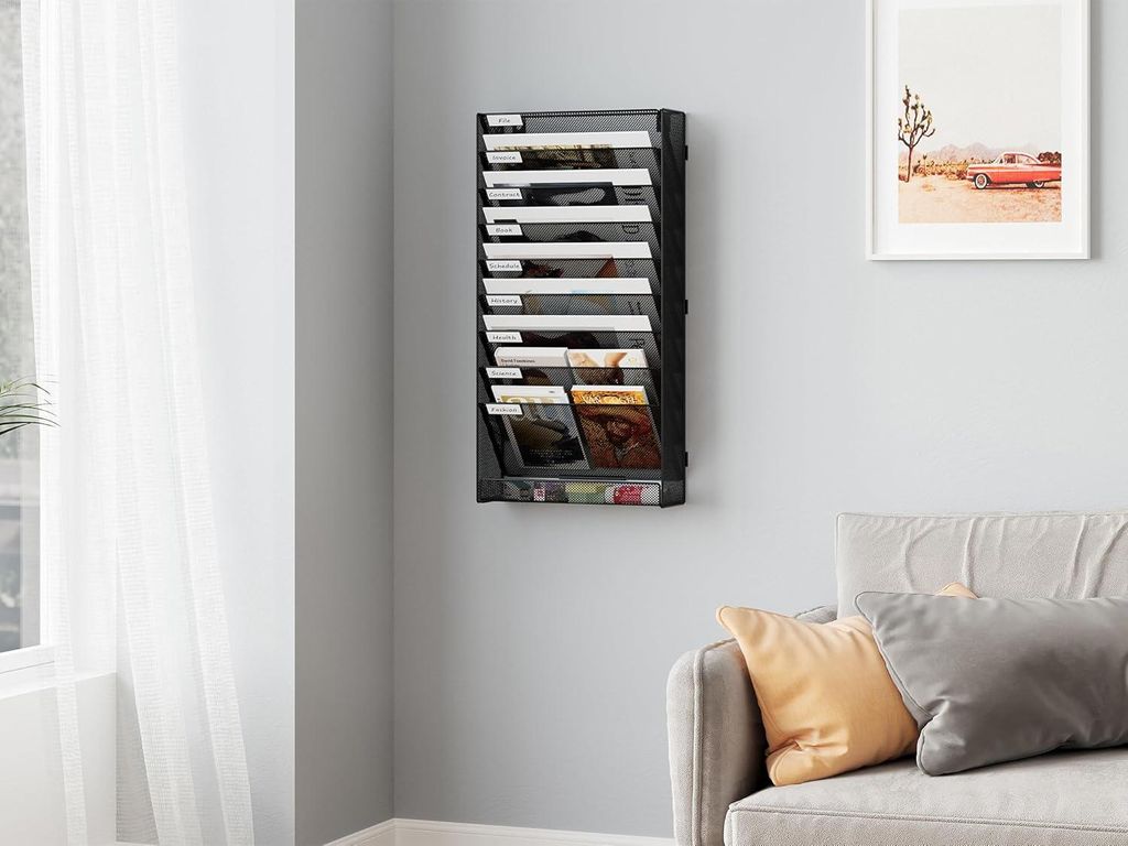 Mail Organizer und Zeitschriftenablage für A4 Format Papiere - Hängender Wandaktenhalter mit 10 Fächern in Schwarz Mesh-Design