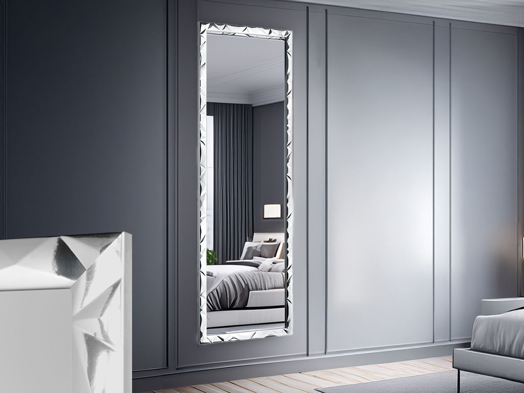 Ganzkörperspiegel mit Dekorahmen über Kommode, Garderobenspiegelfür den Flur