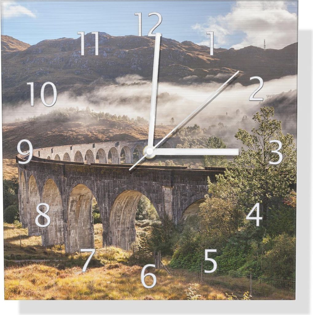 Wallario Design Wanduhr Viadukt im Morgennebel aus Aluverbund, Größe 30 x 30 cm