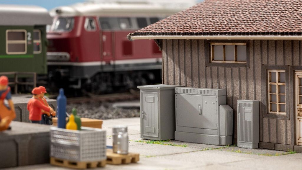 NOCH Strom- & Verteilerkästen, Laser-Cut Mini Bausätze für H0 Modelleisenbahn, geeignet für detaillierte Stadtszenen