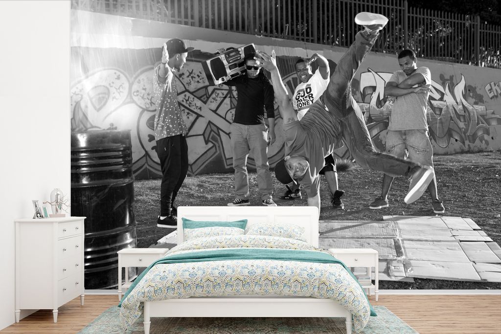 MuchoWow Fototapete für Wohnzimmer oder Schlafzimmer Wandtapete Vinyl Motivtapete Hip-Hop-Tänzer im Park - schwarz und weiß - 390x260 cm - Pap...