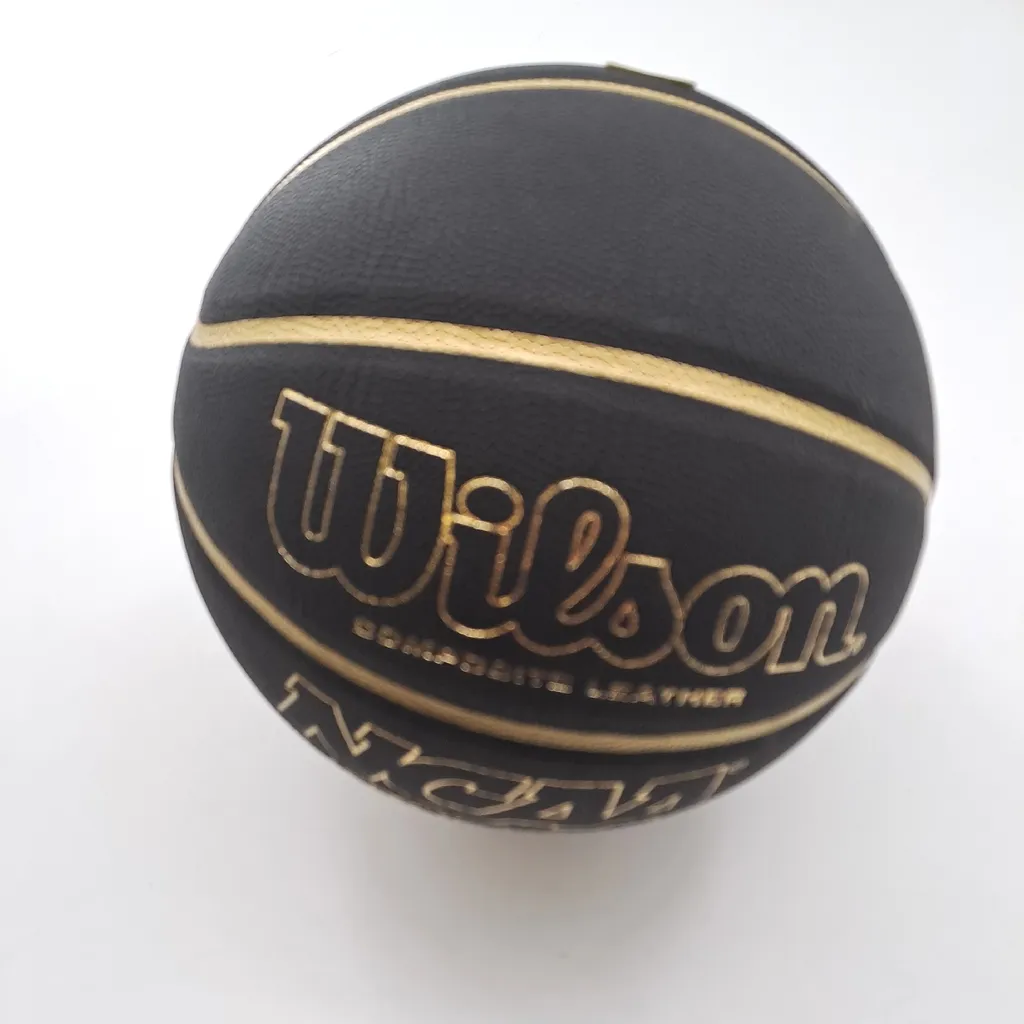 Ballon de Basket d'Entraînement Wilson NCAA Matchs et Streetball 7