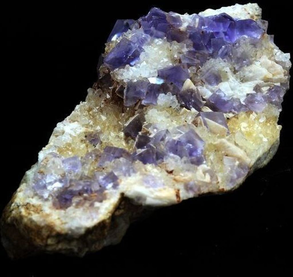 Fluorit + Baryt + Quarz 381,0 Karat