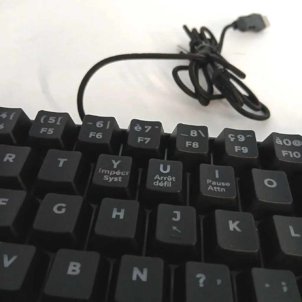 Clavier Gamer Compact 60% Keyz Hydrogène Idéal pour Petit Bureau PC - 9
