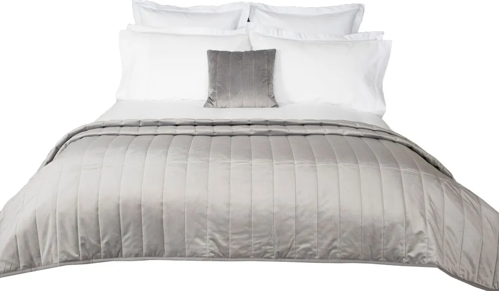 Couverture cocooning Verona Throw Belledorm Anthracite 150x200 cm salon