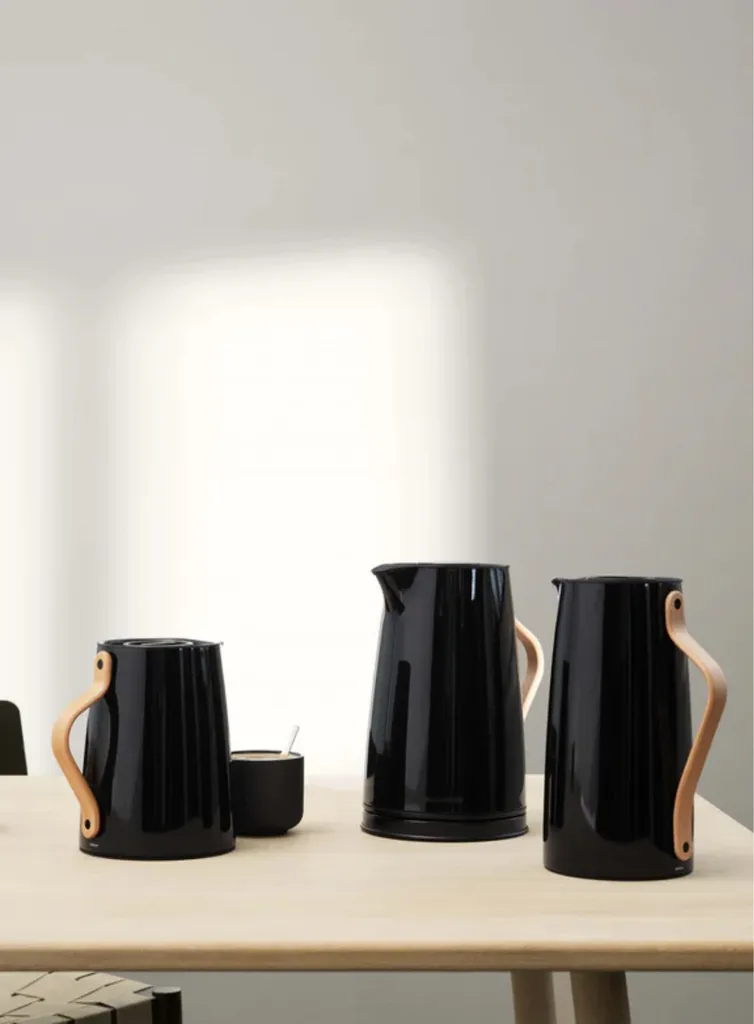 Stelton Emma Bollitore Nero 1,2L: Il Must-Have del Design Nordico 2.0 - 5