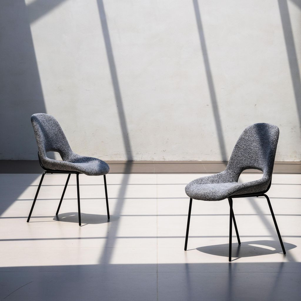 okwish 2-tlg Esszimmerstuhl Küchenstuhl-Set Polstersessel mit geschwungene Rückenlehne,Loungesessel mit hohle Rückenlehne und Metallgestell,hell...