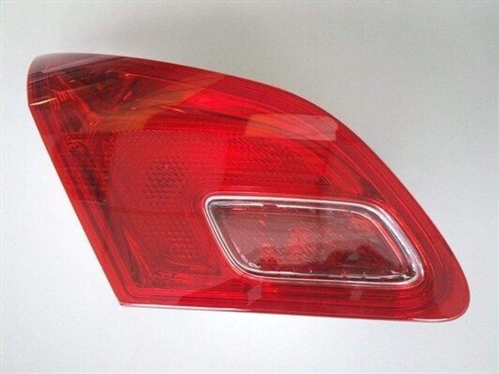 MAGNETI MARELLI 714021641715 - OE 13360791 Heckleuchte, links, innerer Teil für Astra J