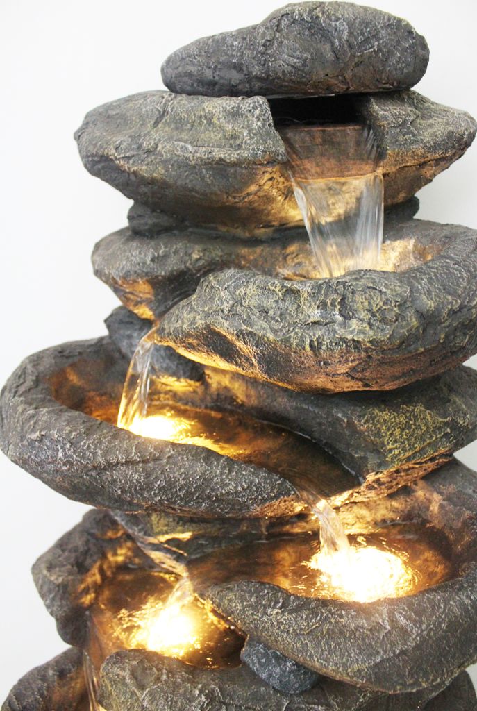 Erstaunlich Gartenbrunnen Wasserfall Beleuchtet Fotos