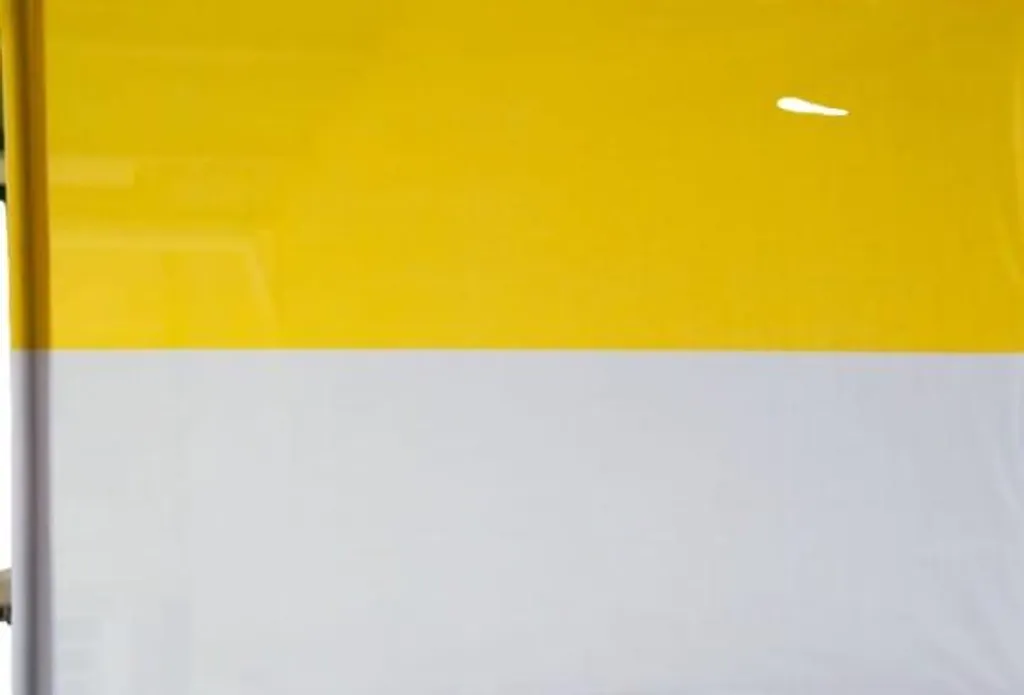 Drapeau d'église 112x75 cm jaune et blanc bicolore haute qualité
