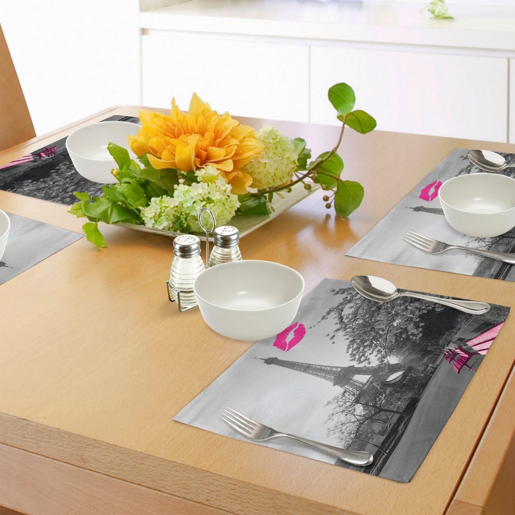 ABAKUHAUS Paris Platzmatten, Romantisches einfarbiges Foto des Eiffelturms mit rosa Bänke und Einer Kuss-Markierung, Tiscjdeco aus Farbfesten Stof...