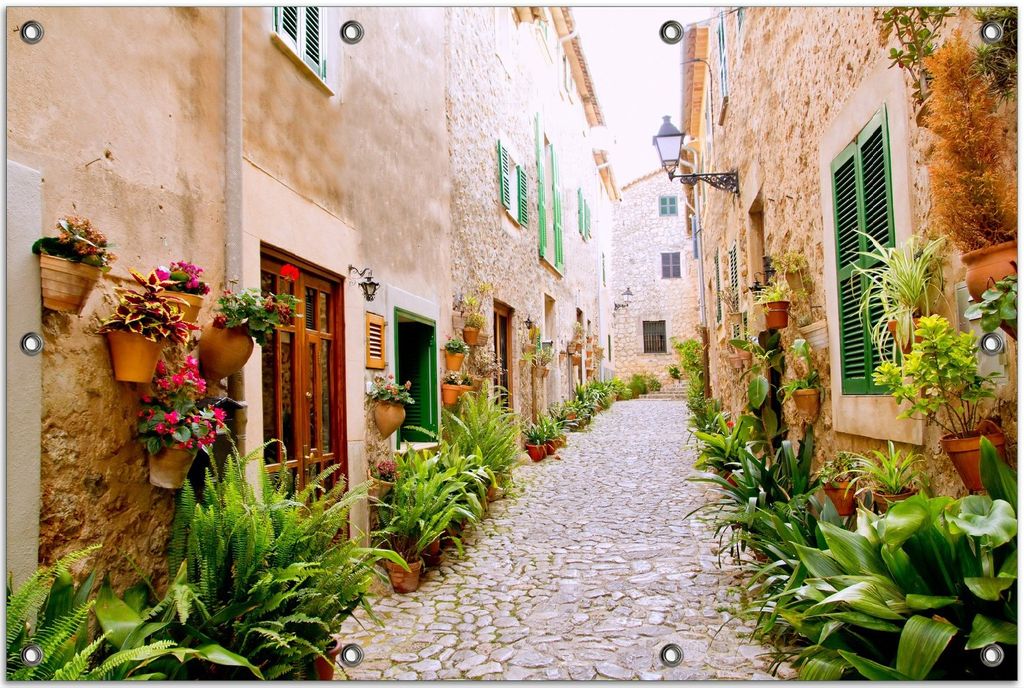 Wallario Outdoor-Poster für Garten oder Balkon, Motiv Südländische Gasse mit alten Häusern und grüner Oase, in ca. 80 x 120 cm