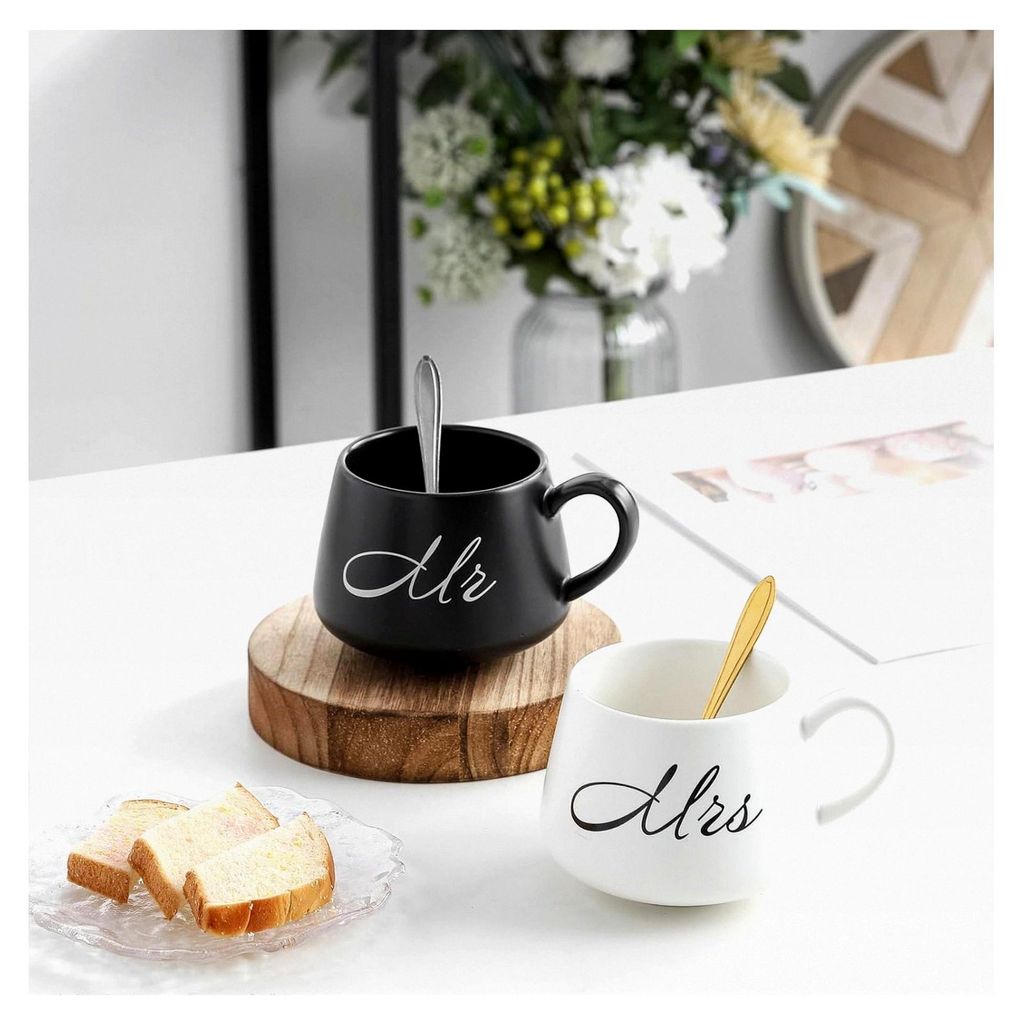 2 Stück Mr und Mrs Tassen - 400ml Partnertassen Set mit Löffel - Geschenke für Paare zu Hochzeiten, Verlobungen, Valentinstag und Weihnachten