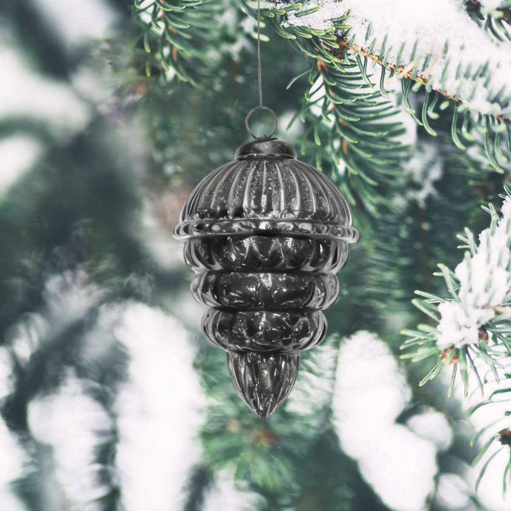 Weihnachtskugel Eichelform, silbern glänzend - handgemacht in Indien, H.15 cm