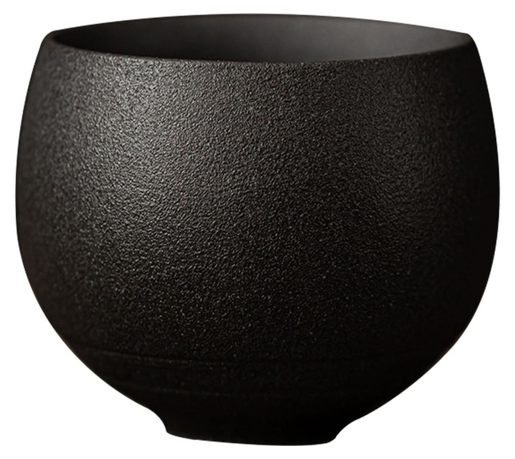 Handgefertigte Teetasse aus Steingut im japanischen Wabi-Stil mit einzigartiger, leicht unregelmäßiger Textur – ideal als Kaffee- oder Dessertt...