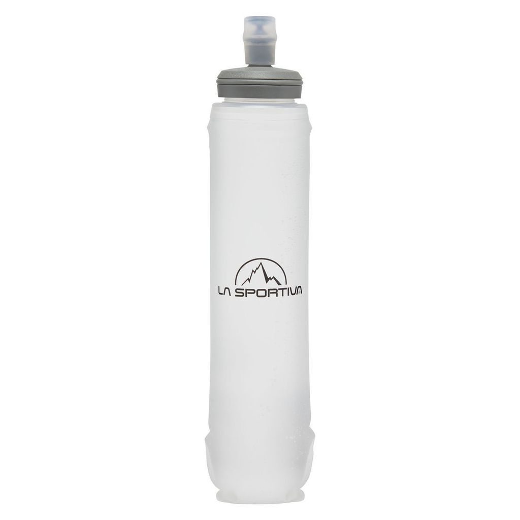 La Sportiva SoftFlask 500ml; transparente Trinkflasche mit grauem Deckel und Logo.