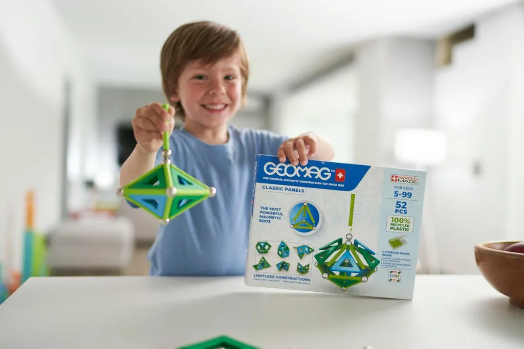 Construisez des Formes Géométriques en 3D avec Geomag Panels 52 Pcs