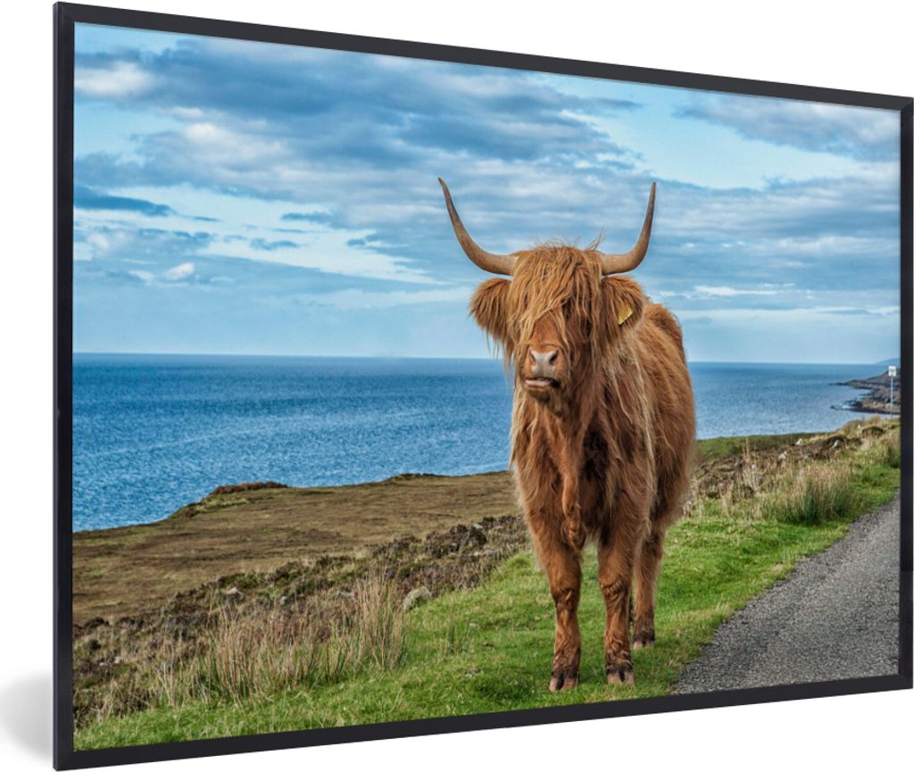 MuchoWow Gerahmtes Poster Schottischer Highlander - Wasser - Hörner 60x40 cm - Poster mit Schwarzem Bilderrahmen Wandposter Rahmen Foto Bilder -...