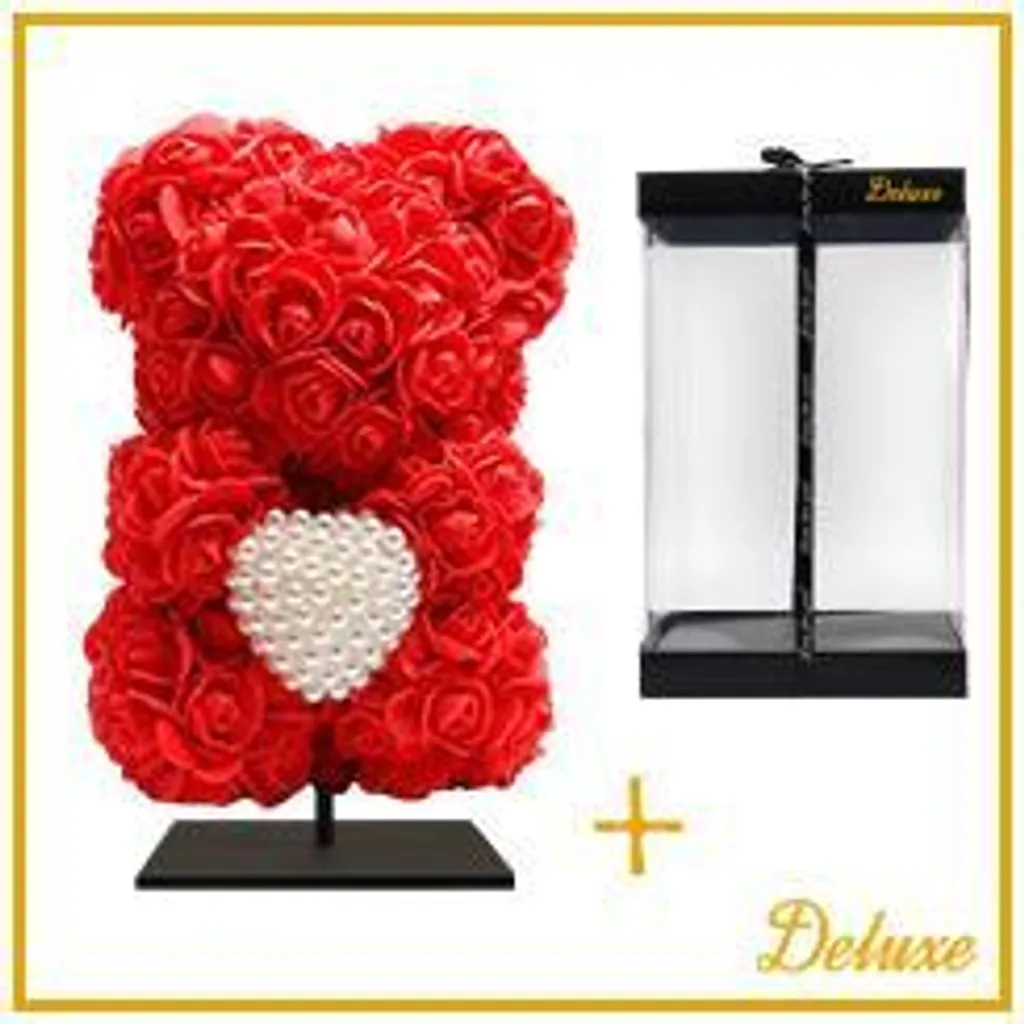 Ours rouge 25 cm avec cœur diamant scintillant sur socle de luxe noir