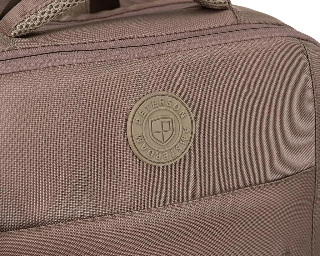 Zaino Business Peterson PTN24421: Professionalità e Funzionalità USB - 24