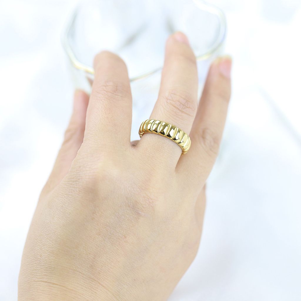 Fingerband, erhabene Maserung, geometrisch, galvanisch, heller Glanz, charmantes Kleid, farbecht, Titanstahl, Punk-Ring, Damenschmuck-Golden,US 6